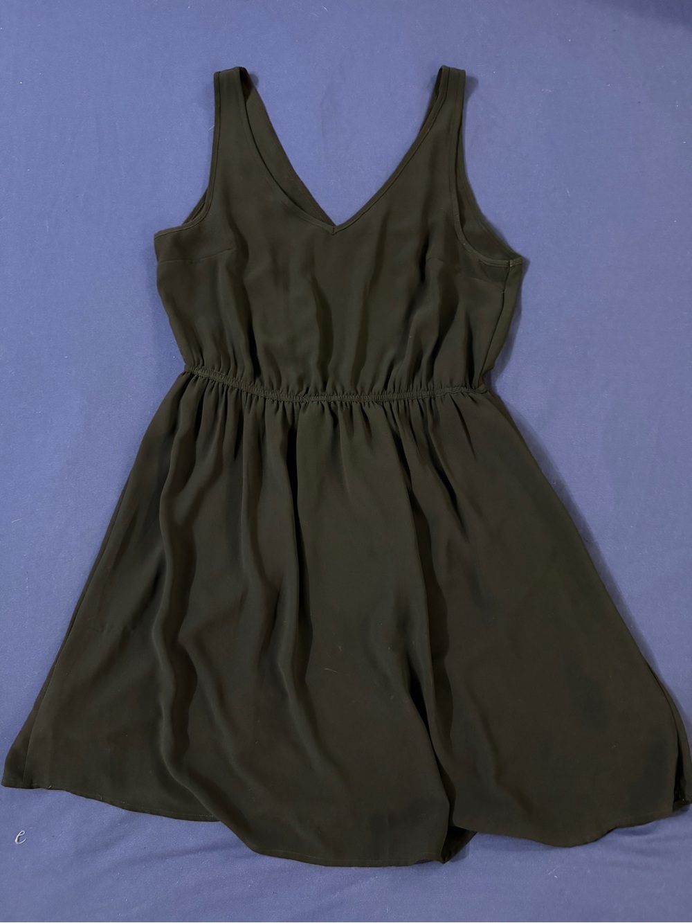 Black V-Neck Sleeveless Dress